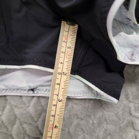 Lululemon Choose A Side Shorts 3” Black & Gray Floral Women’s Size‎ 6 reversible - Picture 4 of 11